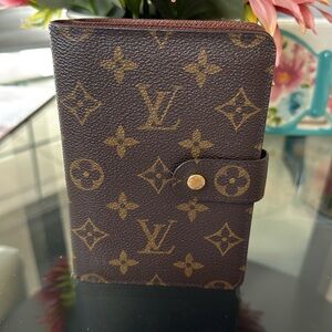 EUC authentic LV wallet